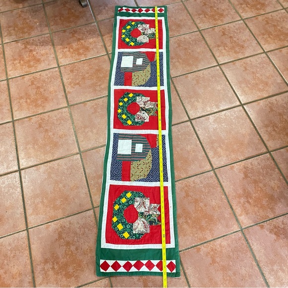 Christmas Patchwork Quilted Table Runner Dresser Scarf Holiday Handmade Festive - Picture 7 of 10